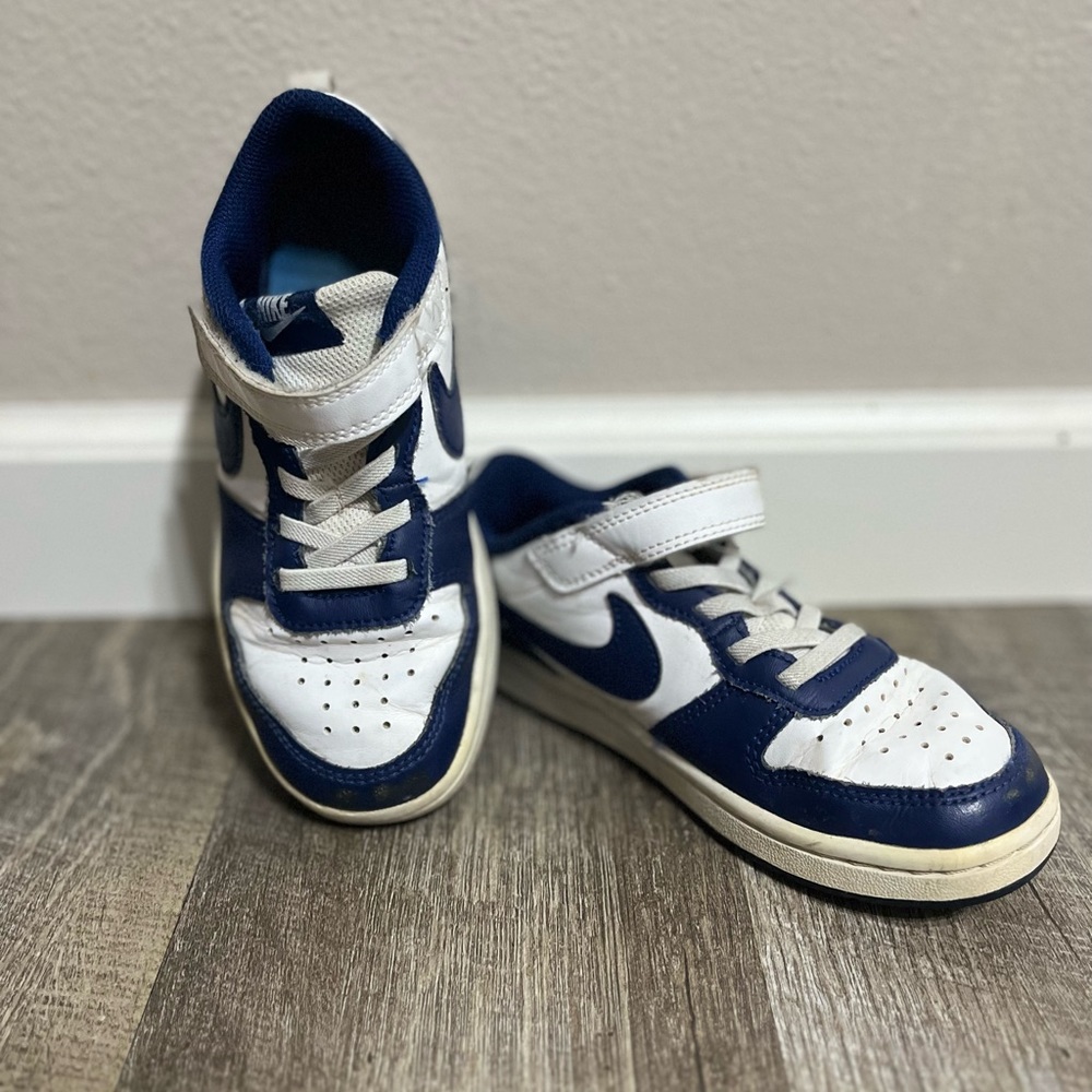 Little Boys Nike borough low white & blue size 13